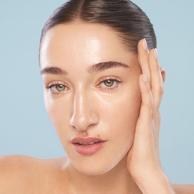 Bella Tilbury Oily Skin model shot Bella Tilbury after applying Charlotte's Magic Water Cream gel moisturiser for oily skin