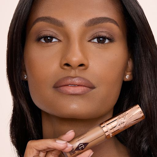 Airbrush Flawless Concealer - 12 Tan-Deep model Airbrush Flawless Concealer - 12 Tan-Deep model