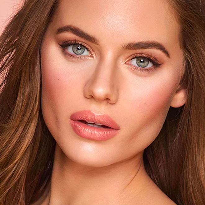 glowing-pretty-skin-palette-model glowing-pretty-skin-palette-model