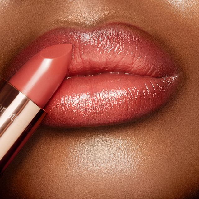 Barra de labios Summer Glow Cómo conseguir un brillo veraniego con una barra de labios en coral