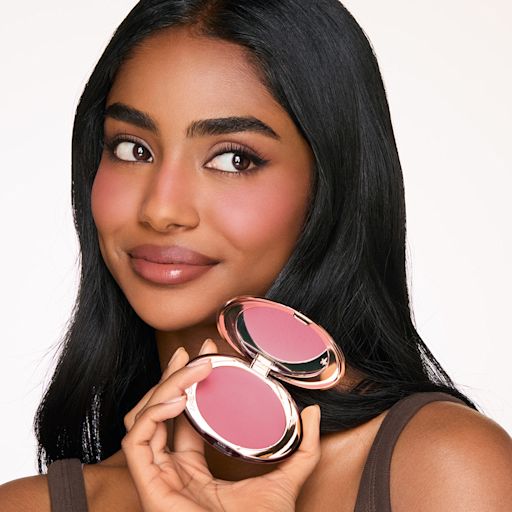 AIRbrush Blush Blur - Pillow Talk Medium Model AIRbrush Blush Blur - Pillow Talk Medium Model