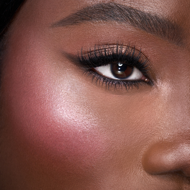 Hollywood Blush & Glow Glide Palette - fair-medium on deep skin tone model Hollywood Blush & Glow Glide Palette - fair-medium on deep skin tone model