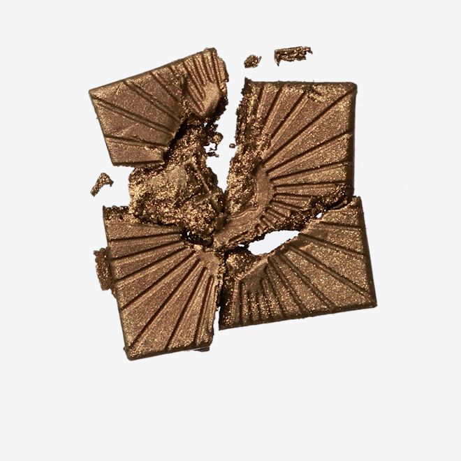 The-Huntress-Crushed-Packshot The-Huntress-Crushed-Packshot