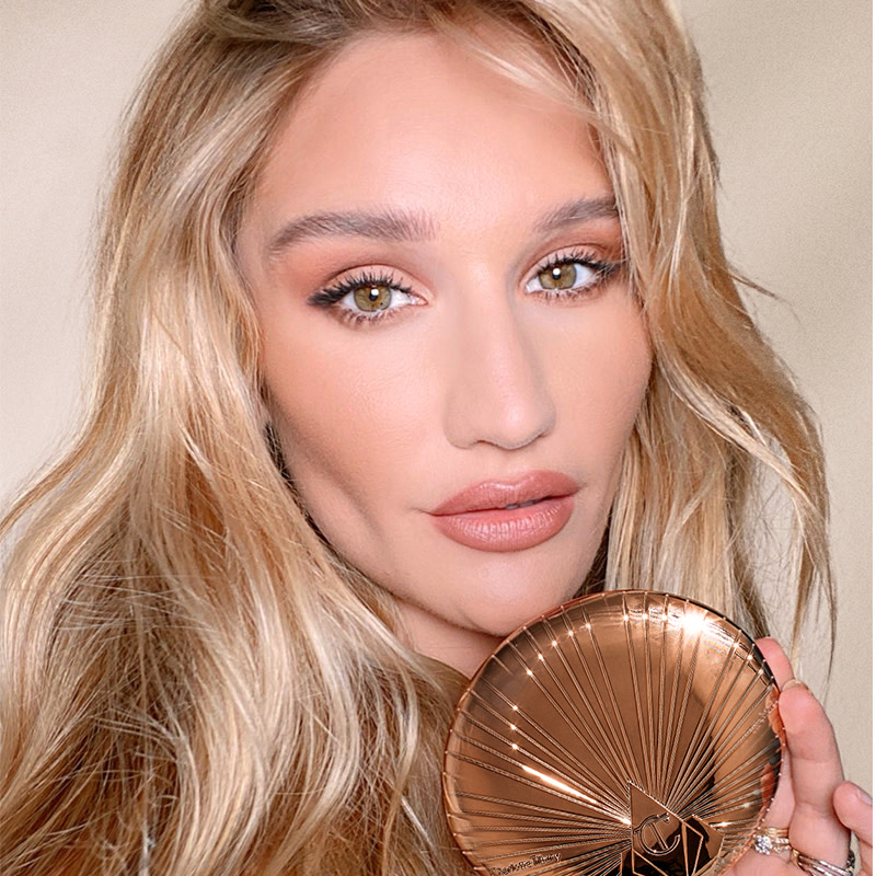 How to Apply Bronzer with Sofia T How to Apply Bronzer with Sofia T