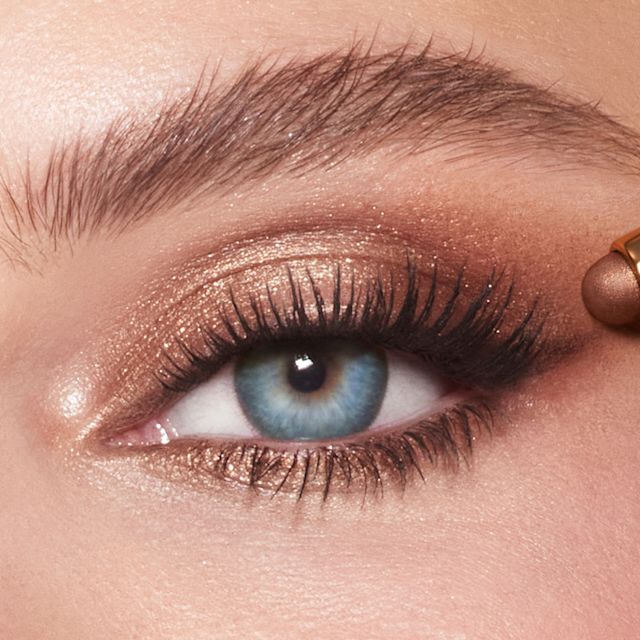 Best Eyeshadow Colours for Blue Eyes Amber Haze gold eyeshadow on blue eyes Best Eyeshadow Colours for Blue Eyes Amber Haze gold eyeshadow on blue eyes
