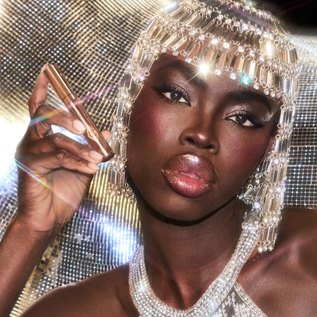 Strobing party makeup Strobing party makeup