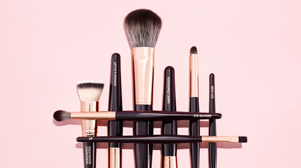 Makeup brush guide