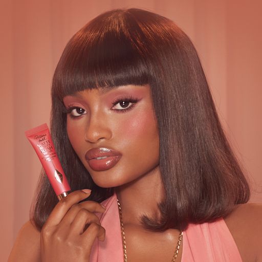 Matte Beauty Blush Wand Dream Pop Deep Model Matte Beauty Blush Wand Dream Pop Deep Model