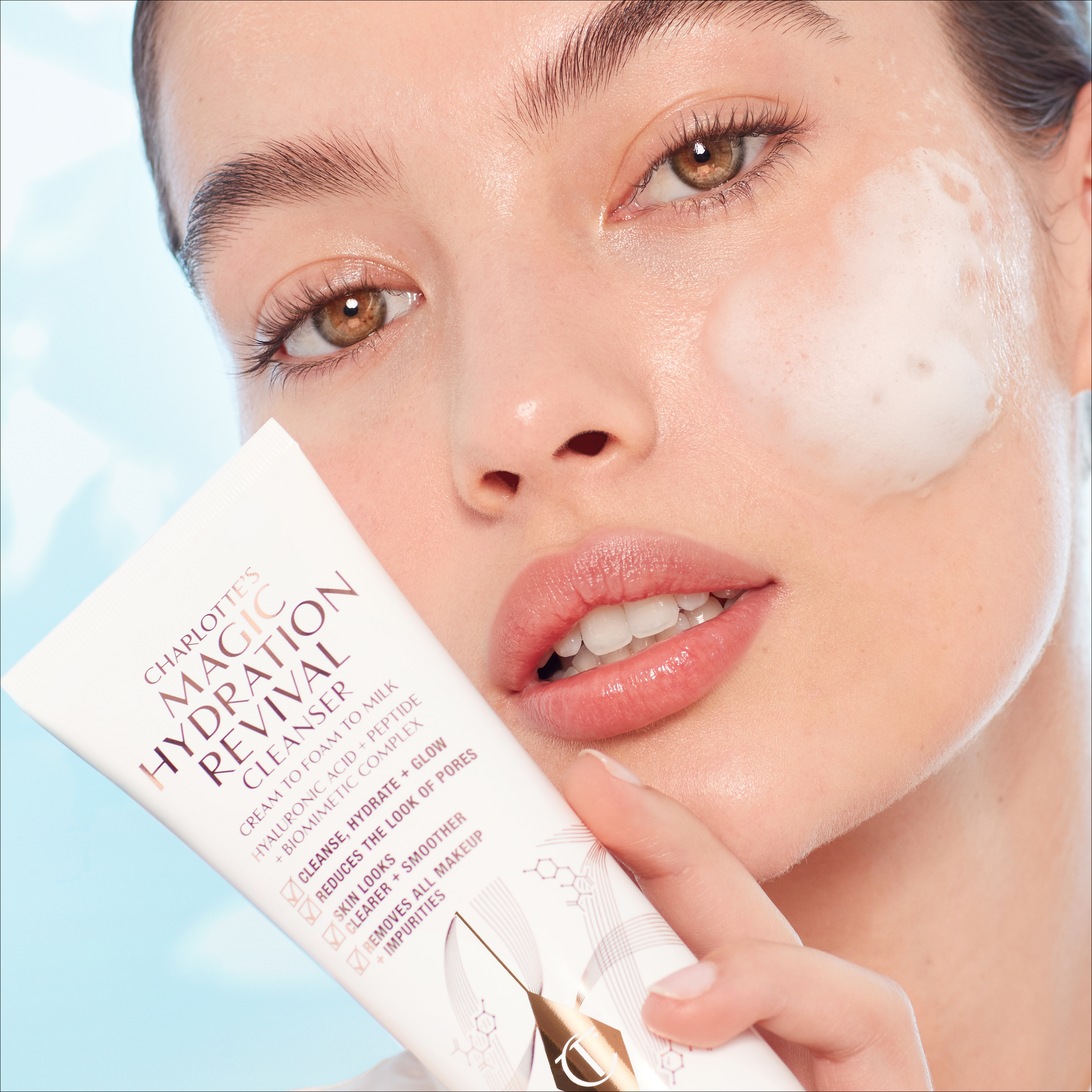 Magic Hydration Revival Cleanser application