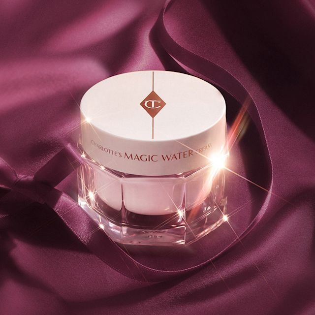 Guide cadeaux de Charlotte’s Magic Water Cream - crème hydratante légère à base d’eau Guide cadeaux de Charlotte’s Magic Water Cream - crème hydratante légère à base d’eau