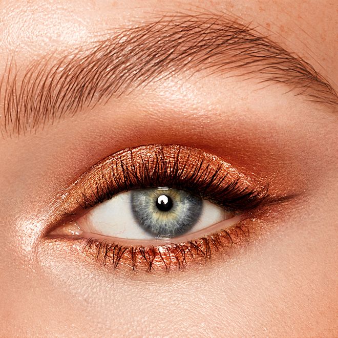 Star Gold eye close up Winter eyeshadow look with Eyes to Mesmerise cream eyeshadow in Star Gold