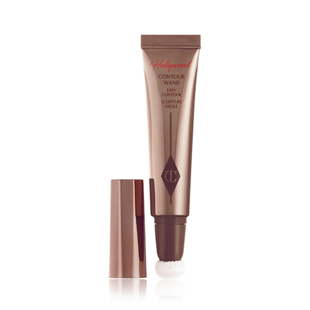 Image de la Hollywood Contour Wand pour le blogue Produit de contour liquide Hollywood Contour Wand avec le bouchon retiré