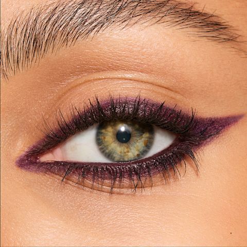 Eyeliner viola per occhi verdi
