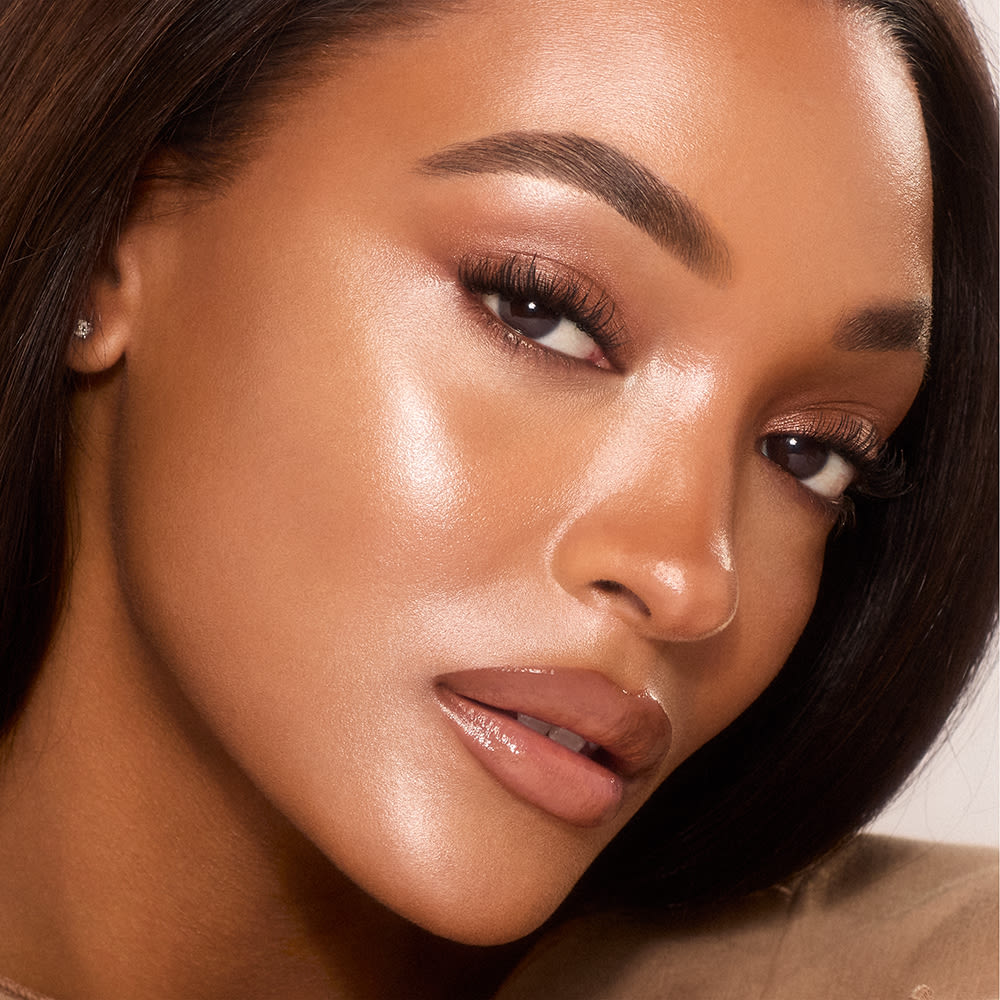 Jourdan Dunn foundation Jourdan Dunn wearing Unreal Skin Sheer Glow Tint hydrating foundation stick