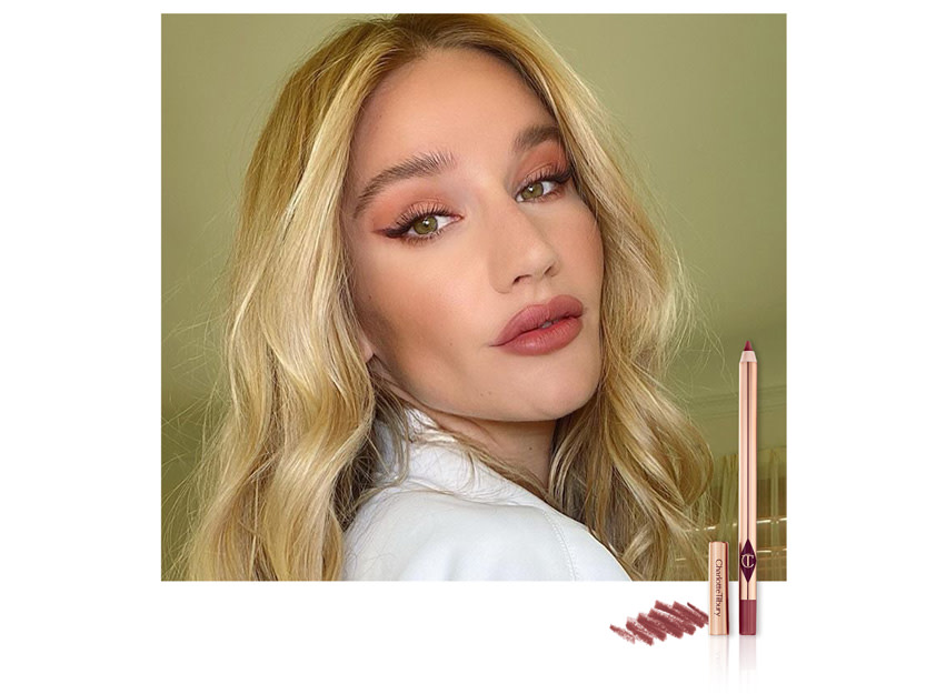 SOFIA TILBURY LIP CHEAT SUPERSIZE ME SOFIA TILBURY LIP CHEAT SUPERSIZE ME