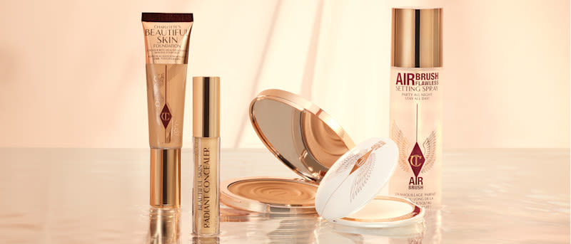 Tutoriales y guías de maquillaje para el rostro Base de maquillaje, corrector, bronceador, polvos y spray fijador