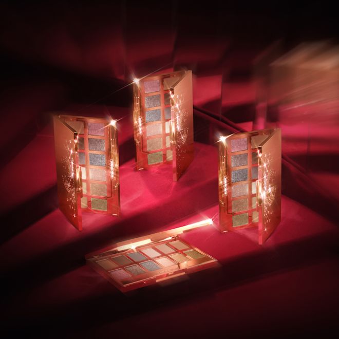 HOLLYWOOD FLAWLESS LIGHT TRICKS EYE PALETTE Still Life HOLLYWOOD FLAWLESS LIGHT TRICKS EYE PALETTE Still Life