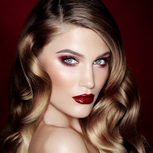 the-vintage-vamp-model the-vintage-vamp-model