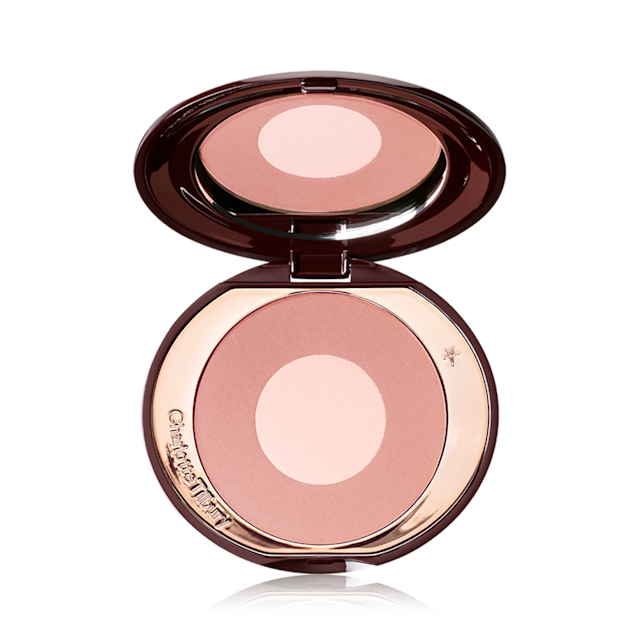 Cheek to Chic blush in Pillow Talk open compact Cheek to Chic blush in Pillow Talk open compact