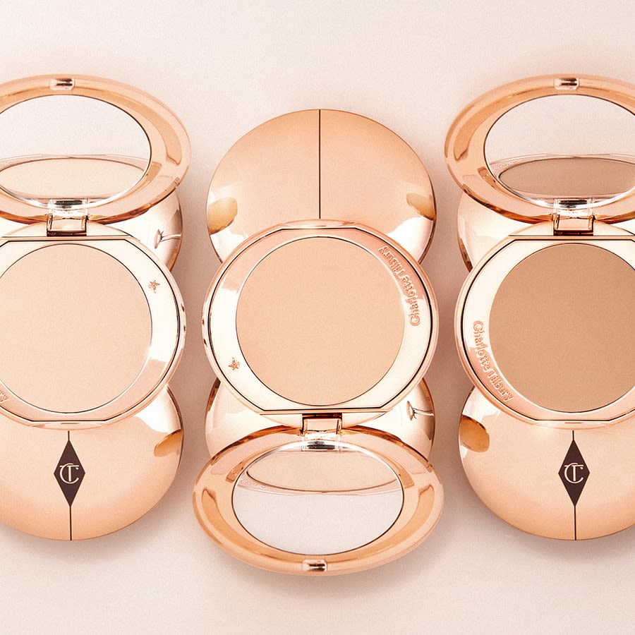 Airbrush Flawless Finish still life Three shades of Airbrush Flawless Finish smoothing-effect pressed powder