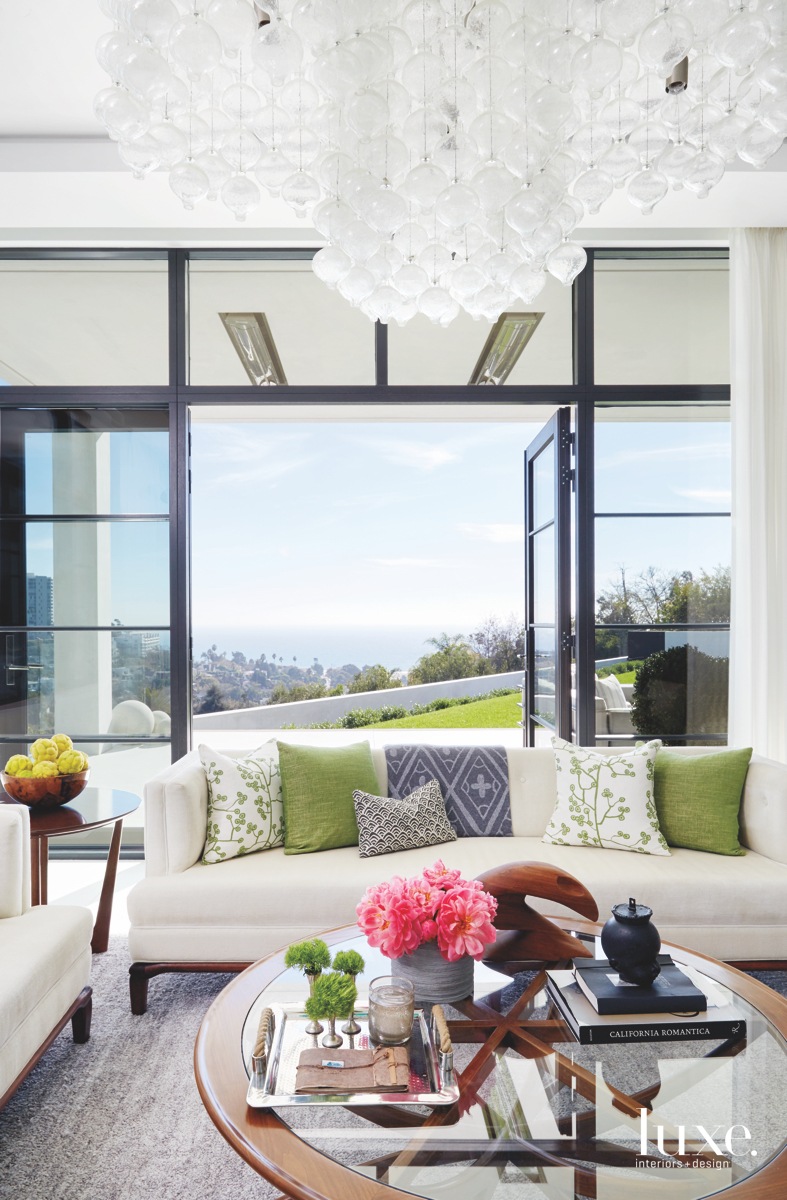 LX_CA42_Scene_RD_Palevsky_0431_F