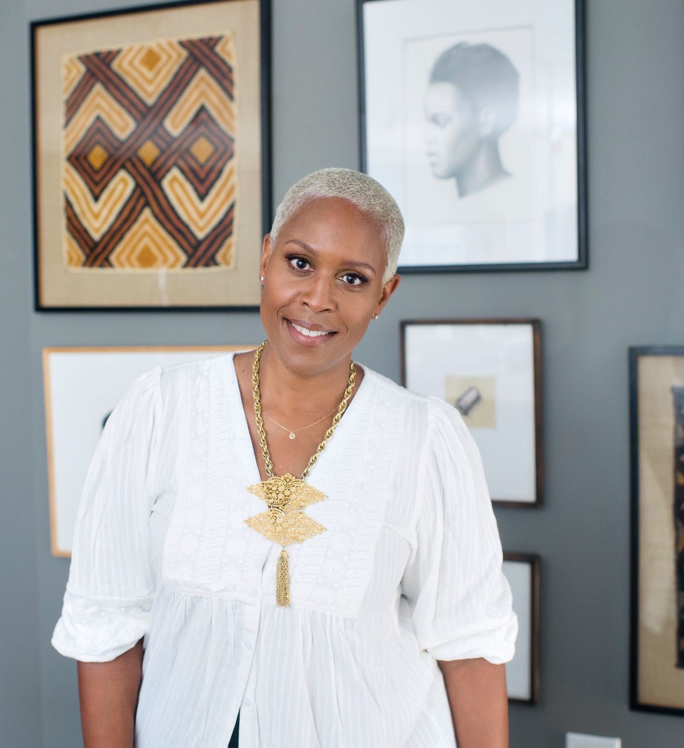 Portrait of Chicago artist Rhonda Brown.