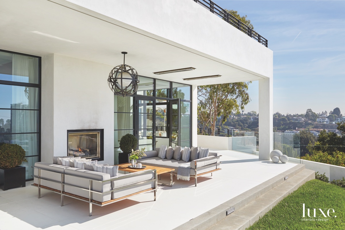 LX_CA42_Scene_RD_Palevsky_0089_F