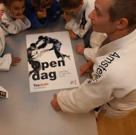 Wir von Helloprint unterstützen die Wohltätigkeit unserer Gemeinschaft mit non-profit Judo
