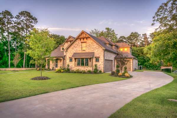 Tips for Digitally Staging Your Real Estate Listing blog post image