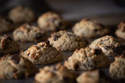selective-focus-photography-of-chocolate-cookies