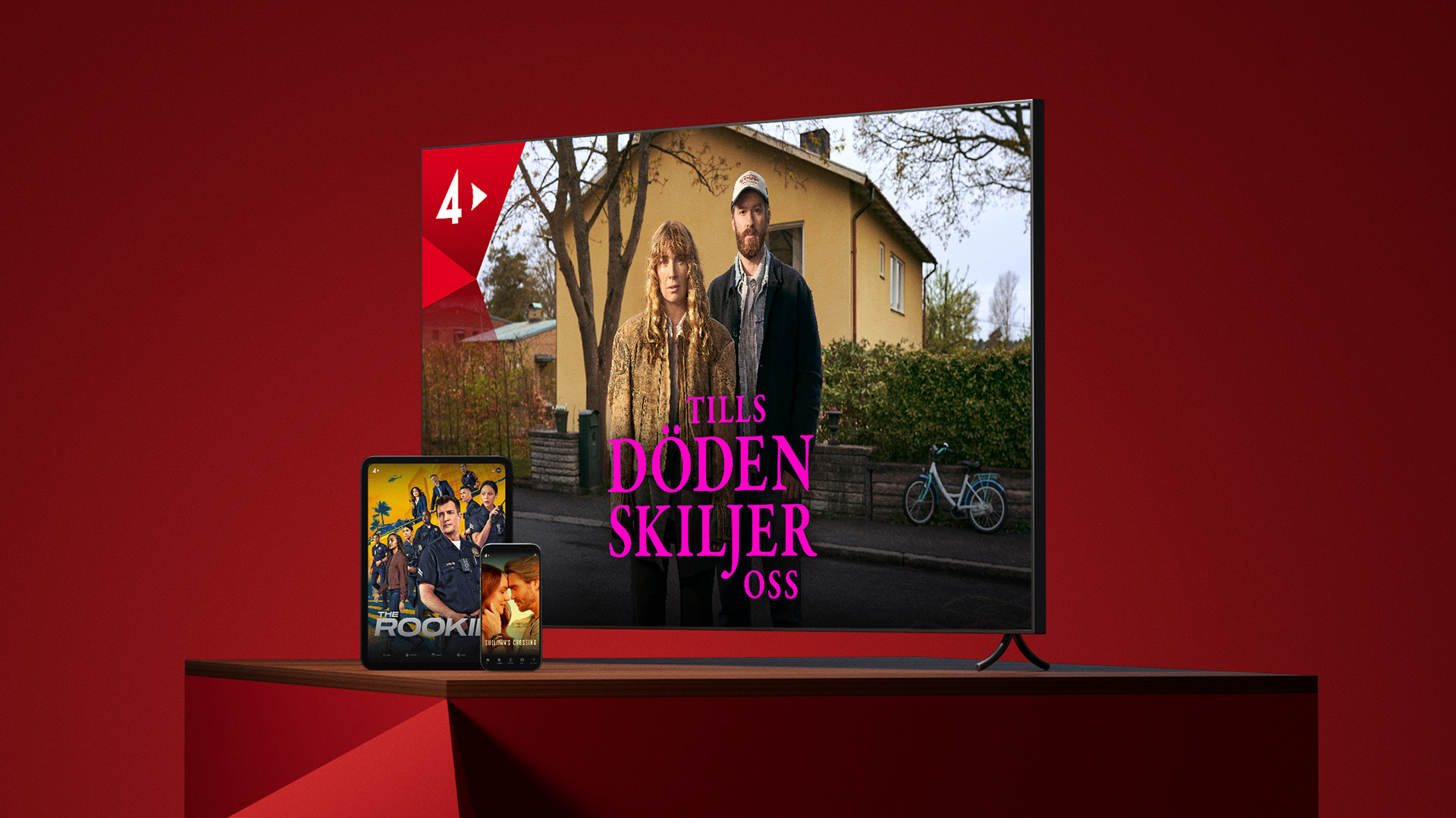 TV-skärm visar Tills döden skiljer oss åt, bredvid står mobil och surfplatta med andra program.