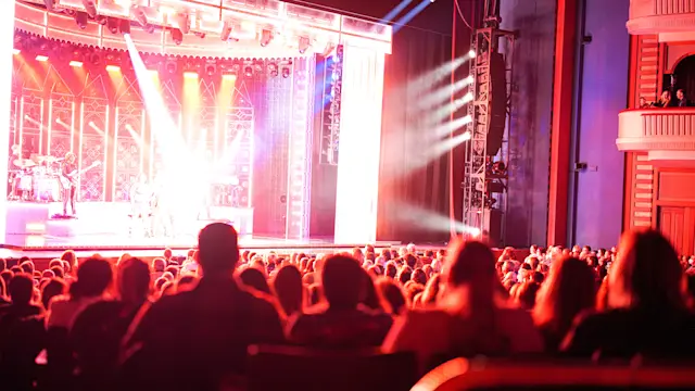 Ordway audience at SIX (2022). Photo by Roosevelt Mansfield.