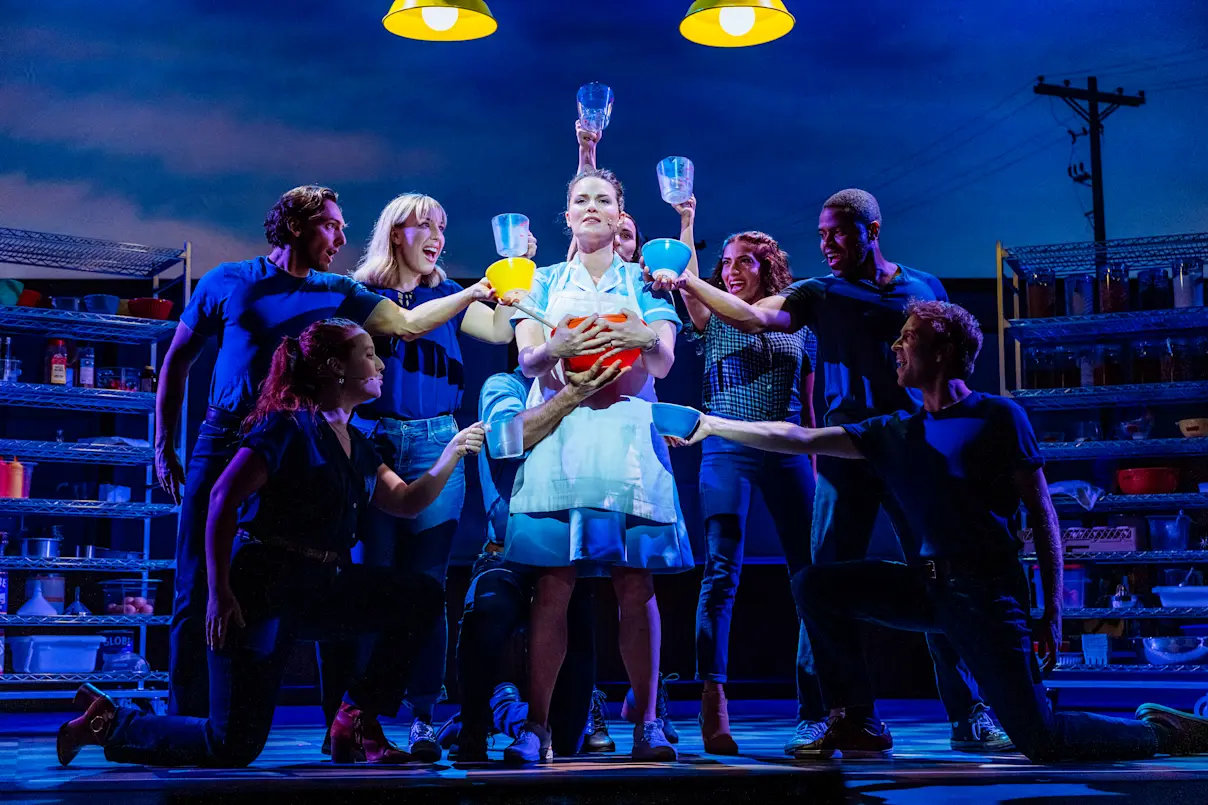 Waitress company. Photo by Marie-Andrée Lemire.
