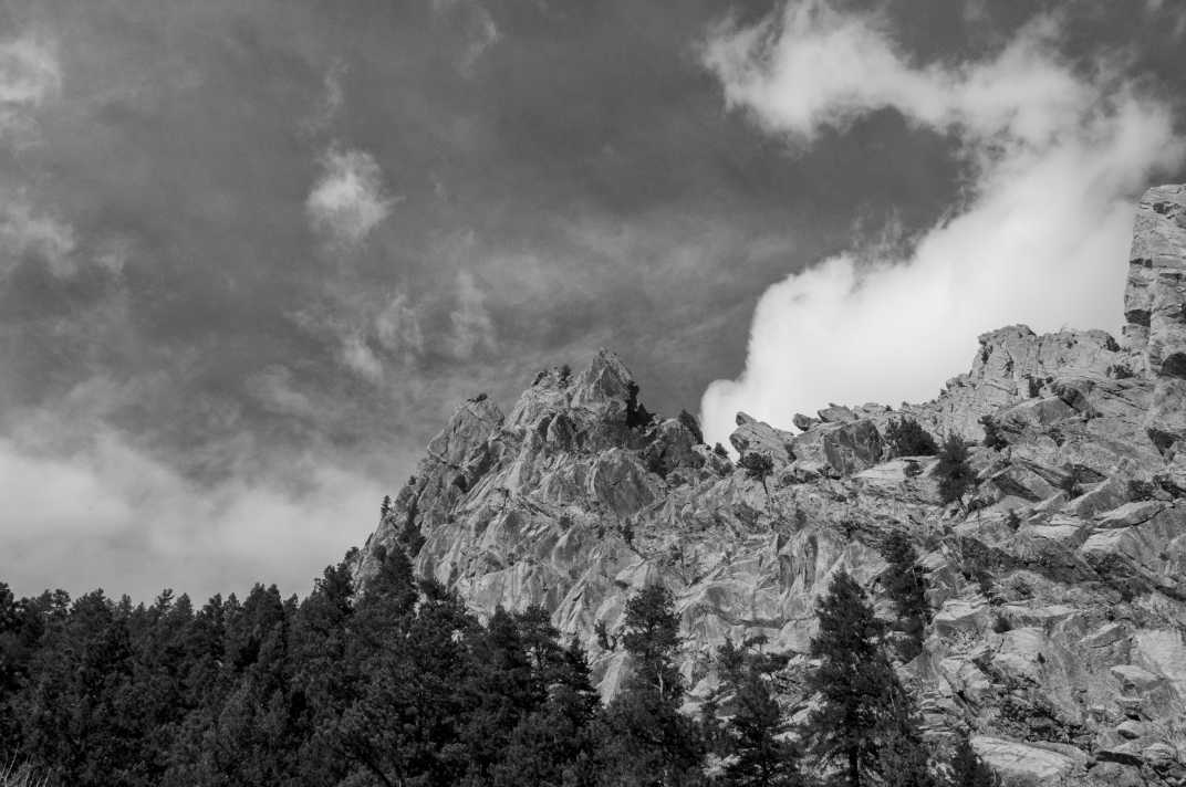 Black and white shot of the mountains and sky in Eldorado Canyon State Park #Boulder #Colorado #Nature #StatePark #EldoradoCanyon #BlackAndWhite