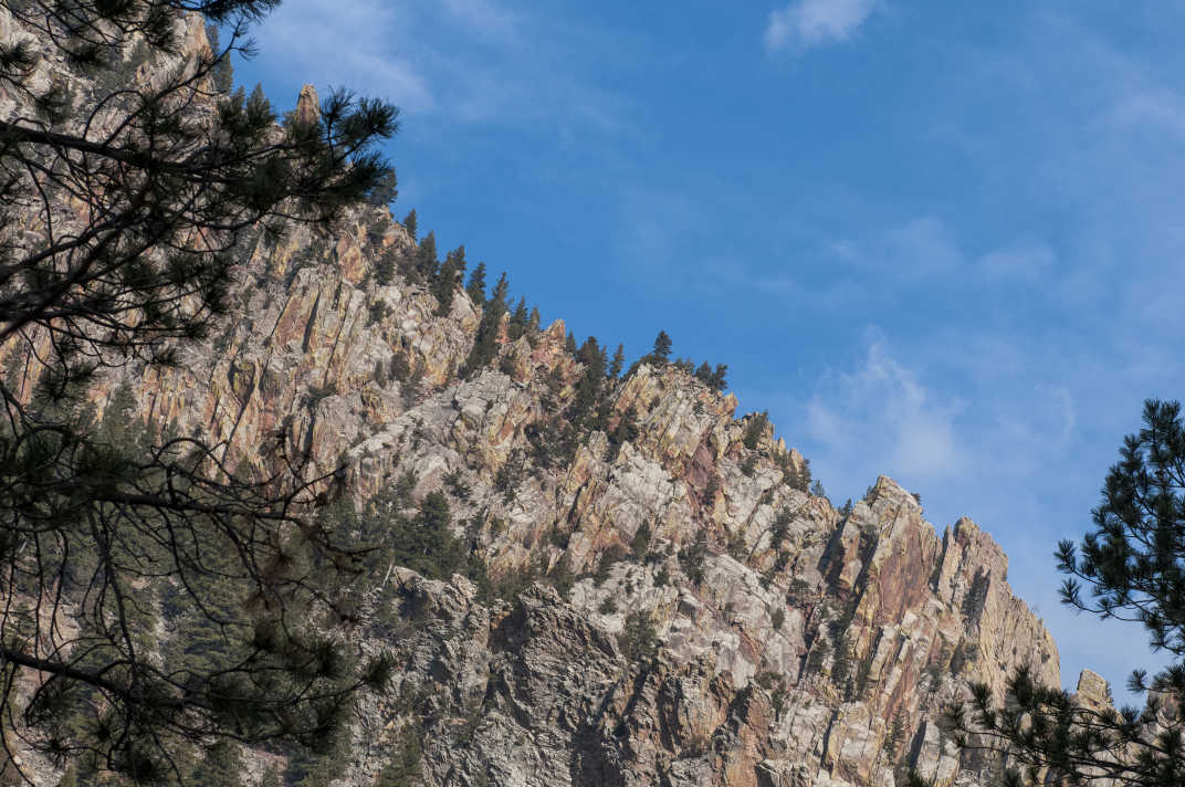 Mountains with trees in Eldorado Canyon State Park #Boulder #Colorado #Nature #StatePark #EldoradoCanyon