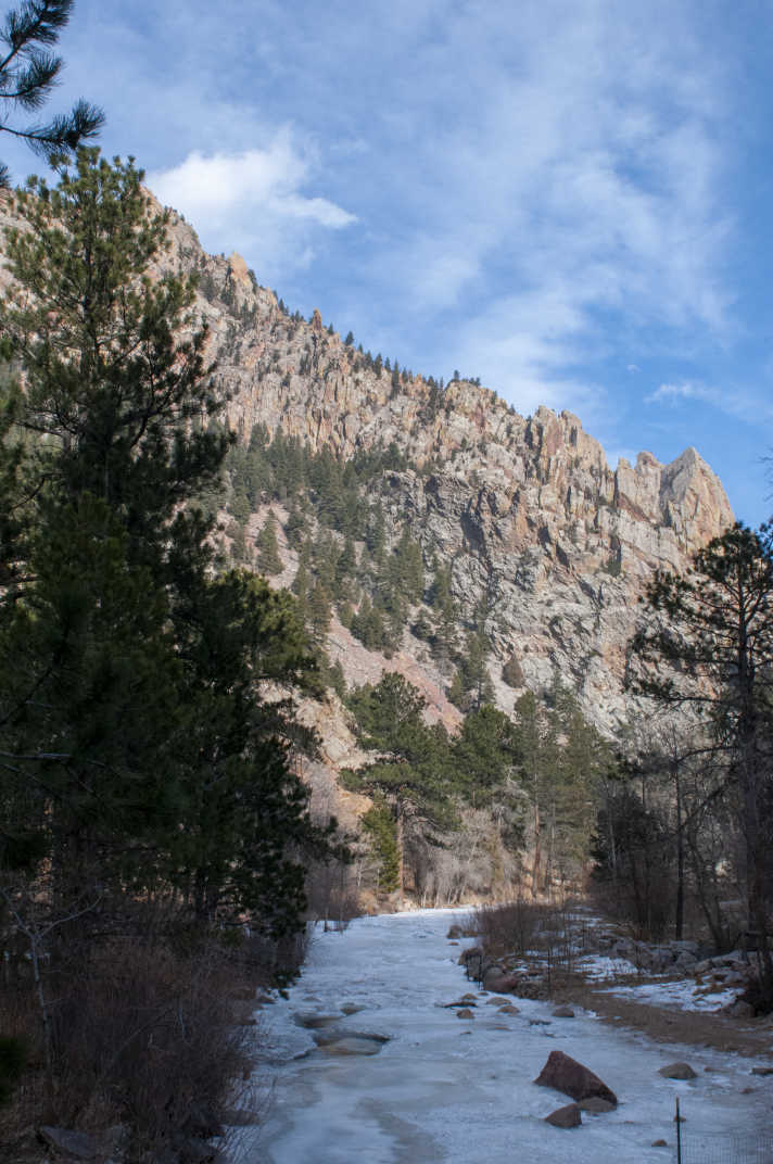 Mountains behind a frozen river in Eldorado Canyon State Park #Boulder #Colorado #Nature #StatePark #EldoradoCanyon
