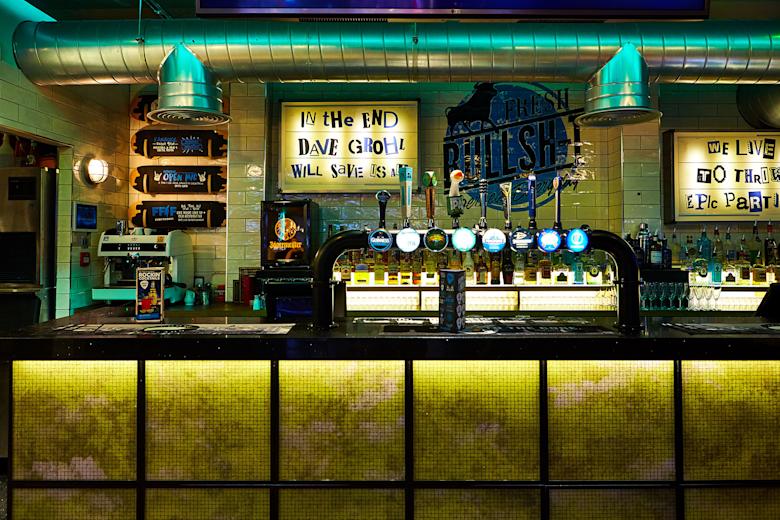 Belushi's bar