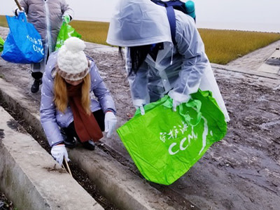先鋒營學生揀拾海洋垃圾,用行動打造凈灘