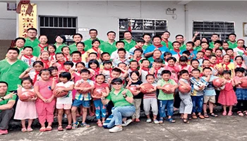 2015年9月,黄埔厂员工志愿者在福建漳浦县宝洁熹堂希望小学。