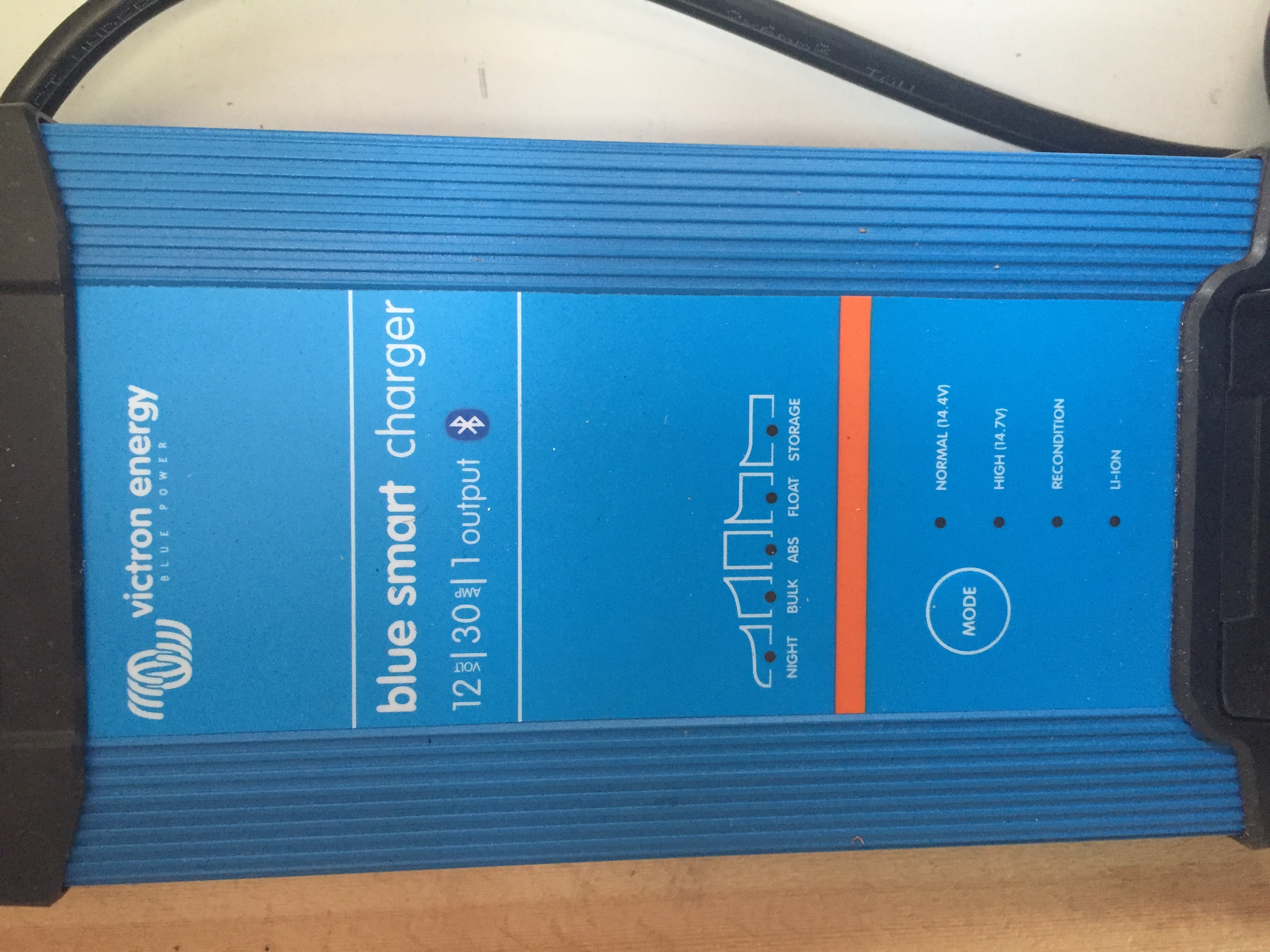 Blue Smart Charger