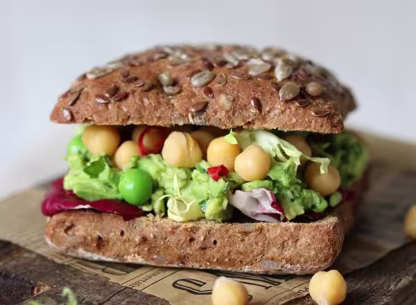 chickpea-sandwich-stockphoto