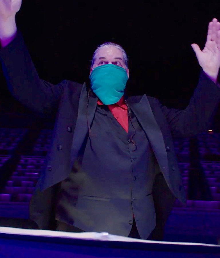 Geoff Gallegos, conductor