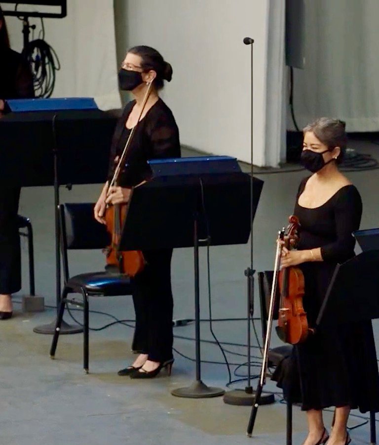 Orchestra standing