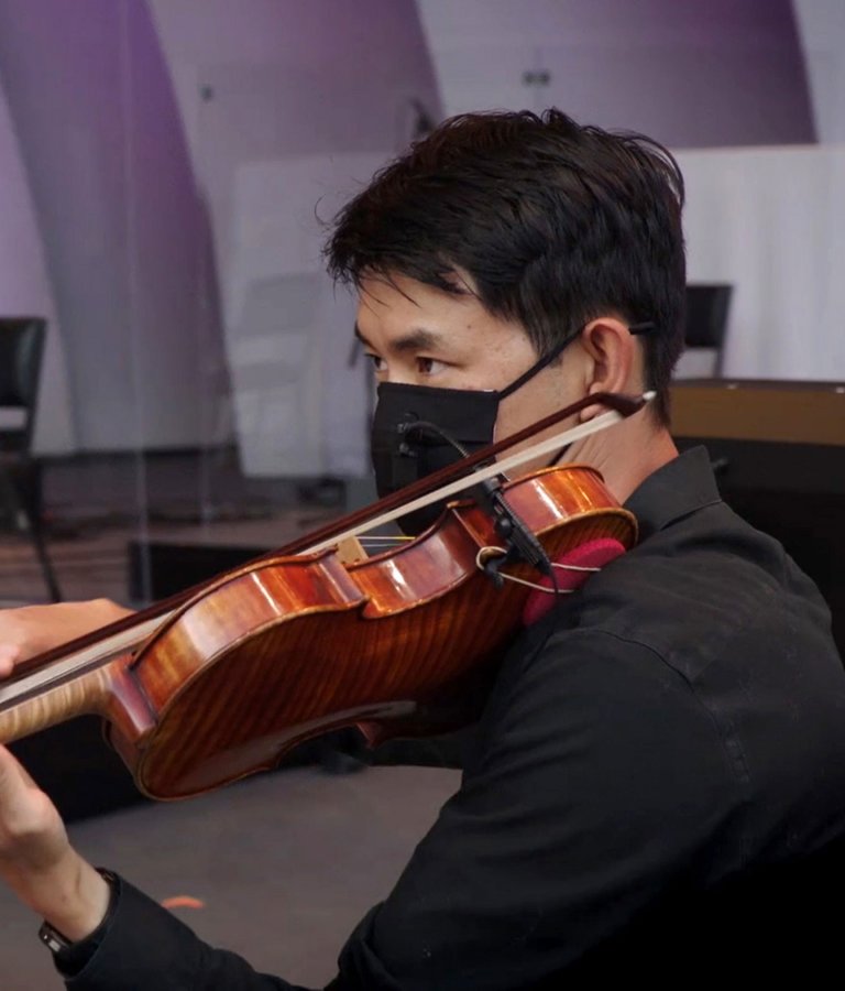 Violinist Jin-Shan Dai in a recording session for SOUND/STAGE