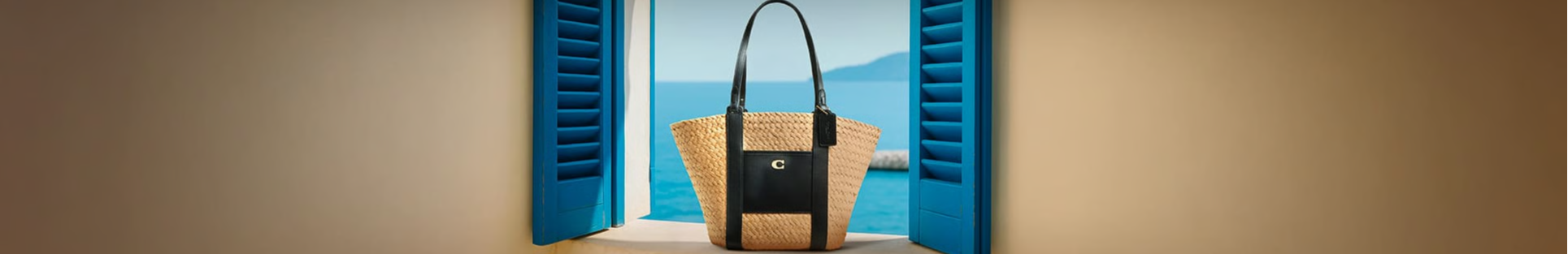 Sac Coach en paille au style estival.