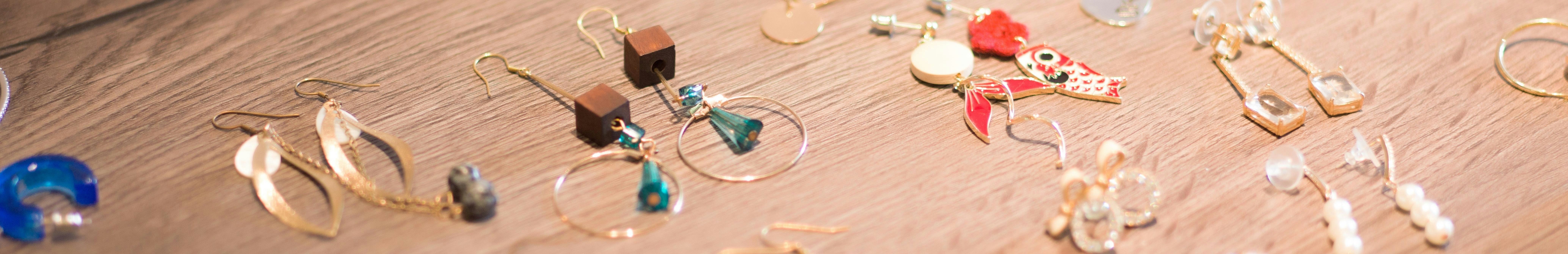 Boucles d'oreilles originales.