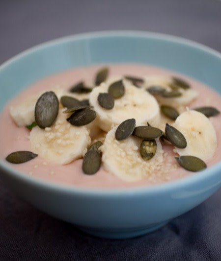 R18 Porridge with fruits and seeds hero 380:450