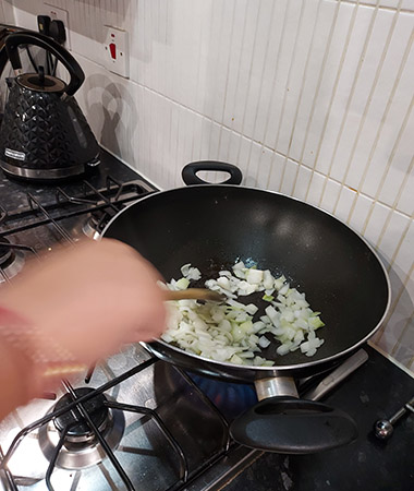 R13 - Potato and Spinach Curry - Step 1