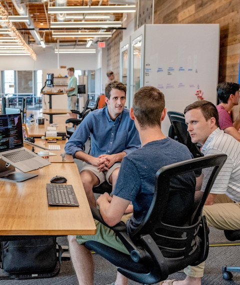 O06_Office Rebels_Hero 380*450