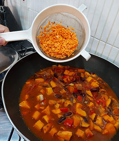 R06_Sweet Potato and Red Lentil Chilli - step 4